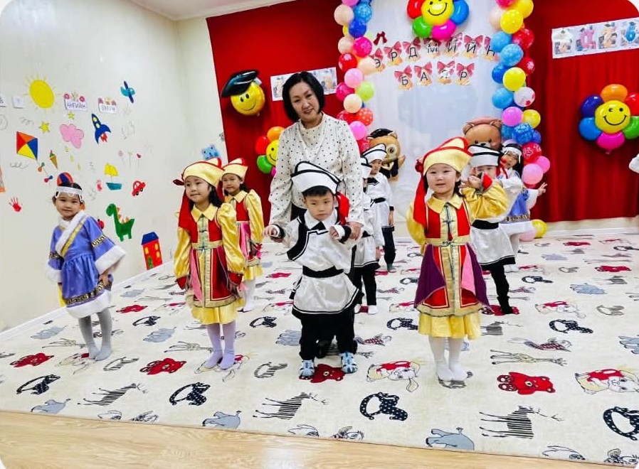 Children perfoming at the kindergarten